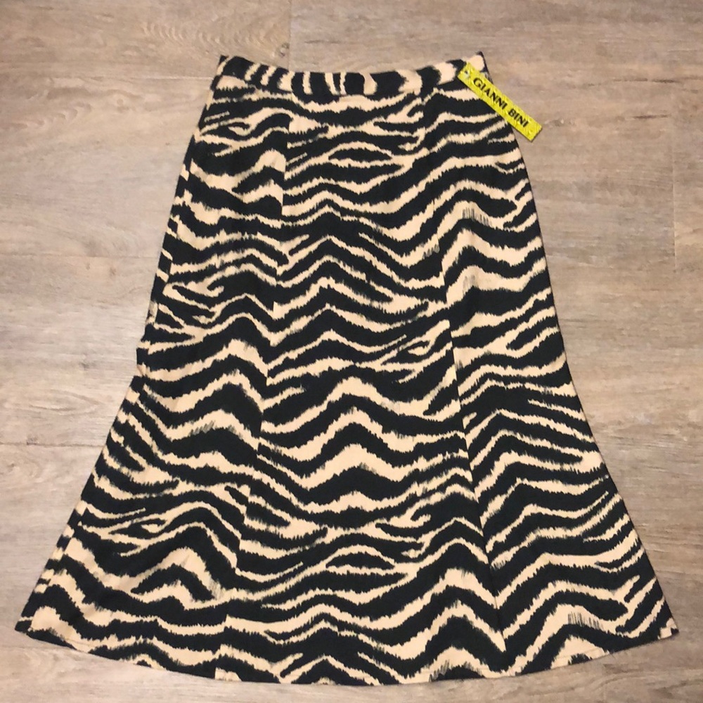 Brand🆕💖🔥💖 GIANNI BINI skirt